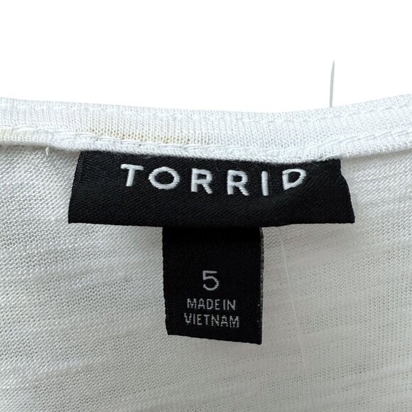 TORRID Cold Shoulder Tee Plus Size 5X White Gold Palms Callie Womens Top NWT - Picture 6 of 9